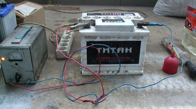 How to Charge a Maintenance-Free Car Battery