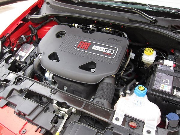 2012 Fiat Freemont AWD-engine-design