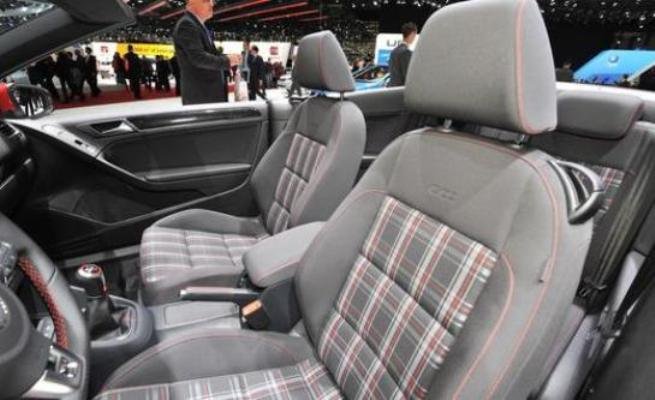 2012 Volkswagen GTI Cabriolet interior design