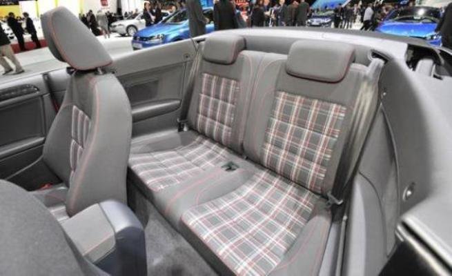 2012 Volkswagen GTI Cabriolet passenger seat design