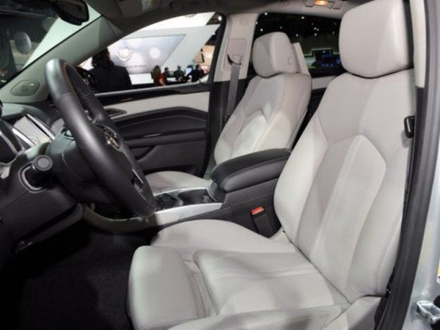 2013 Cadillac SRX interior design