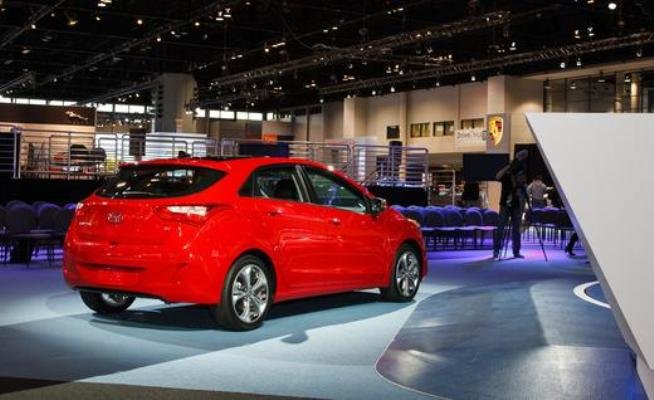 2013 Hyundai Elantra GT-rearside angle-view