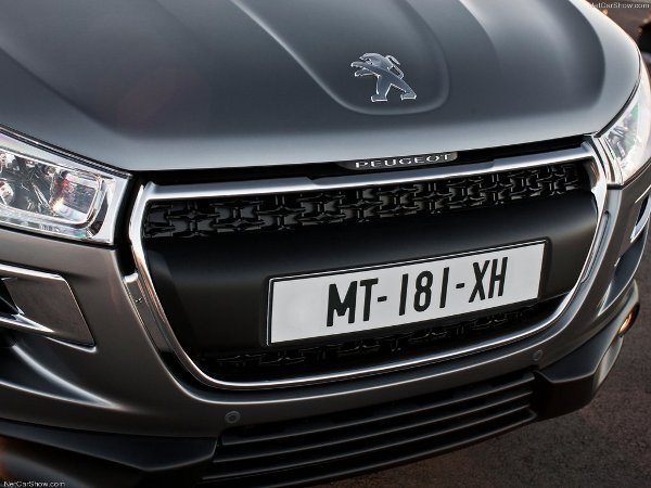2013 Peugeot 4008-front bumper-view