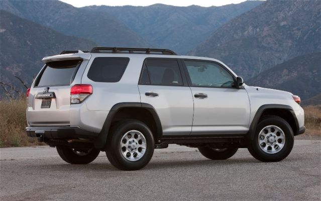 2012 toyota 4runner rear angle-image12 2012 toyota 4runner rear-image12